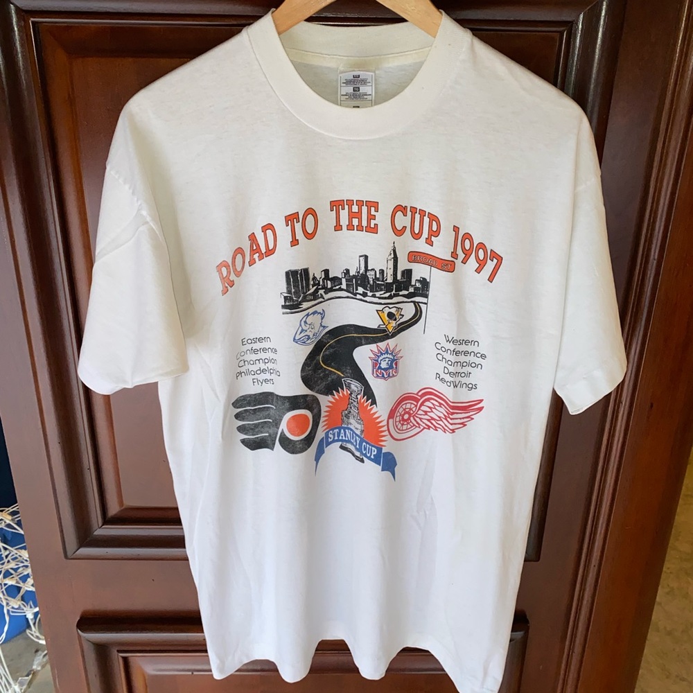 Vintage NHL 1997 Road To The Cup Philadelphia Flyers Playoffs tee single stitch